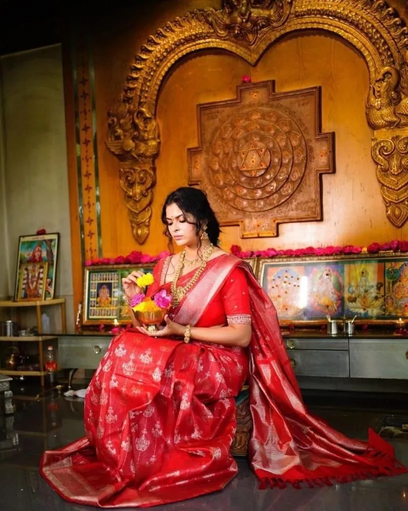 Red Lichi Silk Sarees With Jacquard Work