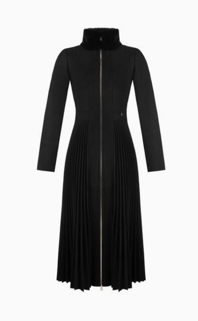 Rinascimento Cappotto Pleated Full Length Coat In Black